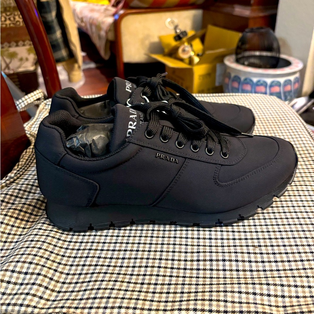Prada Black Sneakers Sleek Low-Top Design